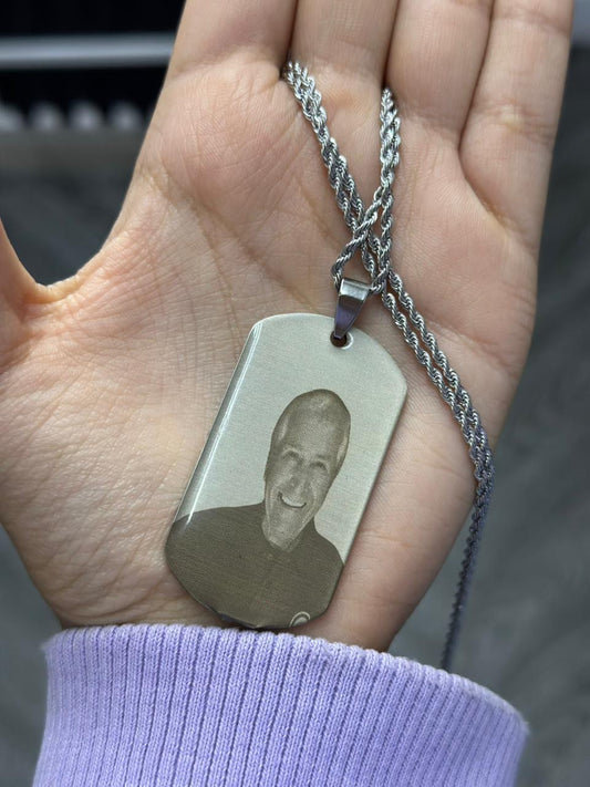 Cadena y placa militar personalizada con fotograbado