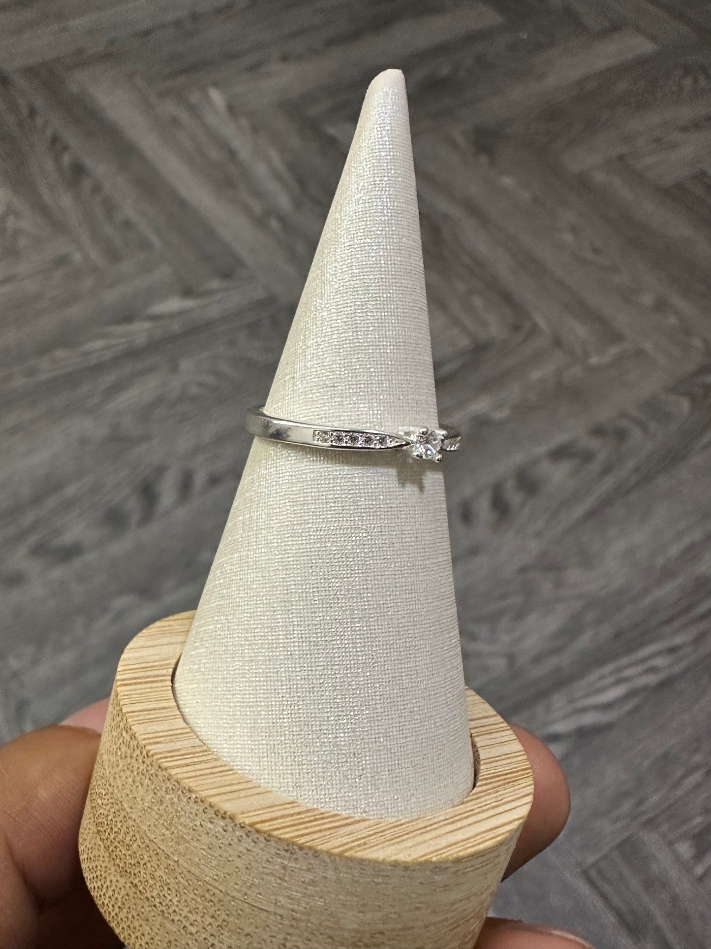 Anillo promesa circon pequeño