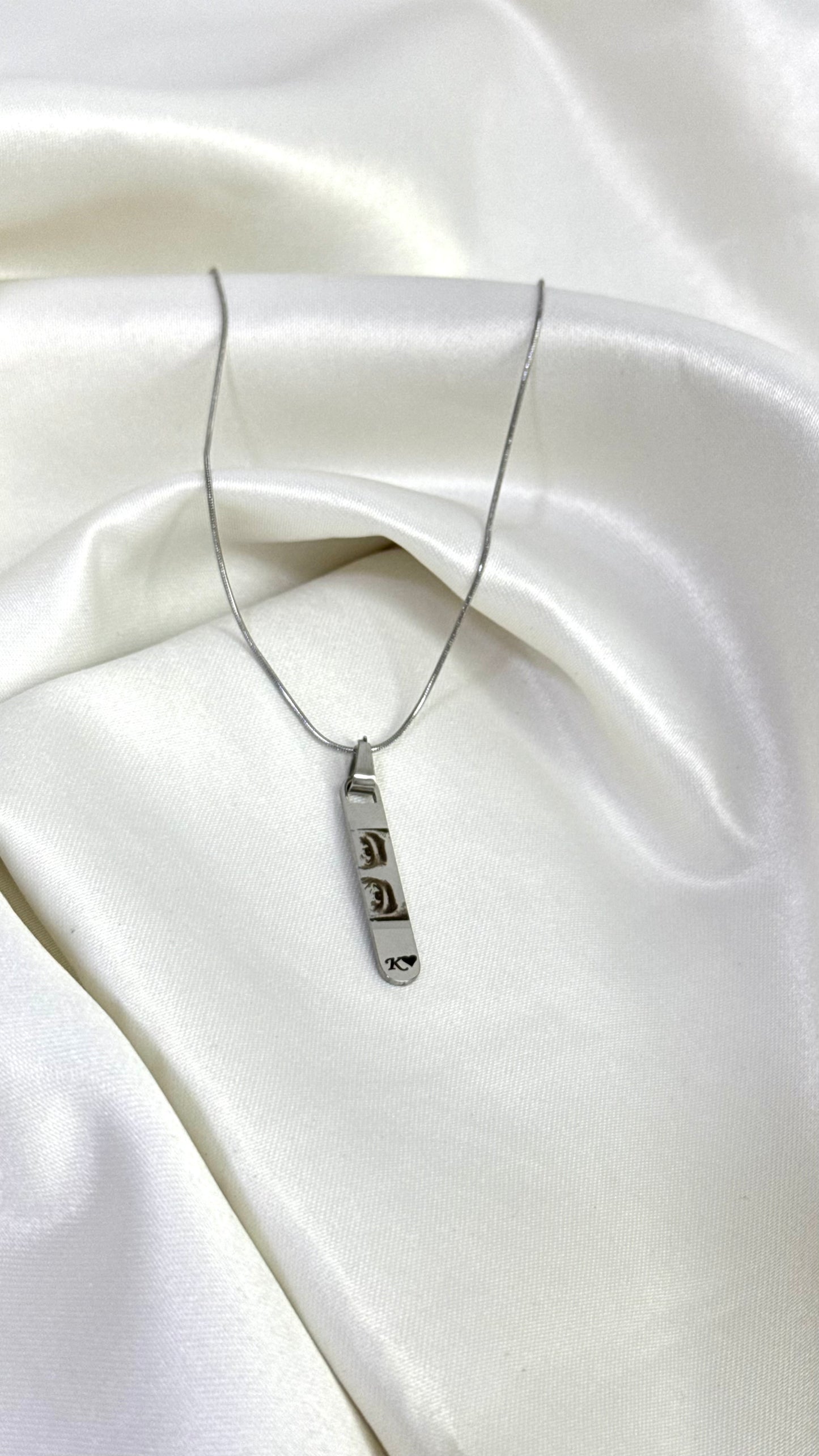 Cadena mirada+inicial para dama