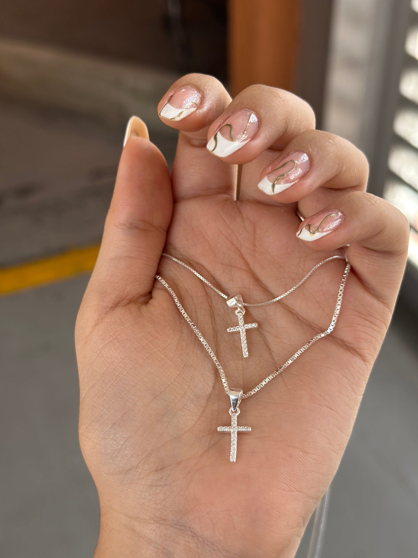 Cadenas en plata con dije cruz para pareja