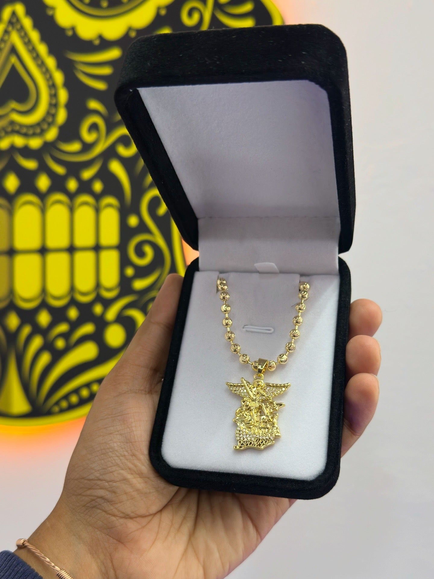 Cadena militar diamantado con enchape de oro 18K y dije san Miguel arcángel dorado