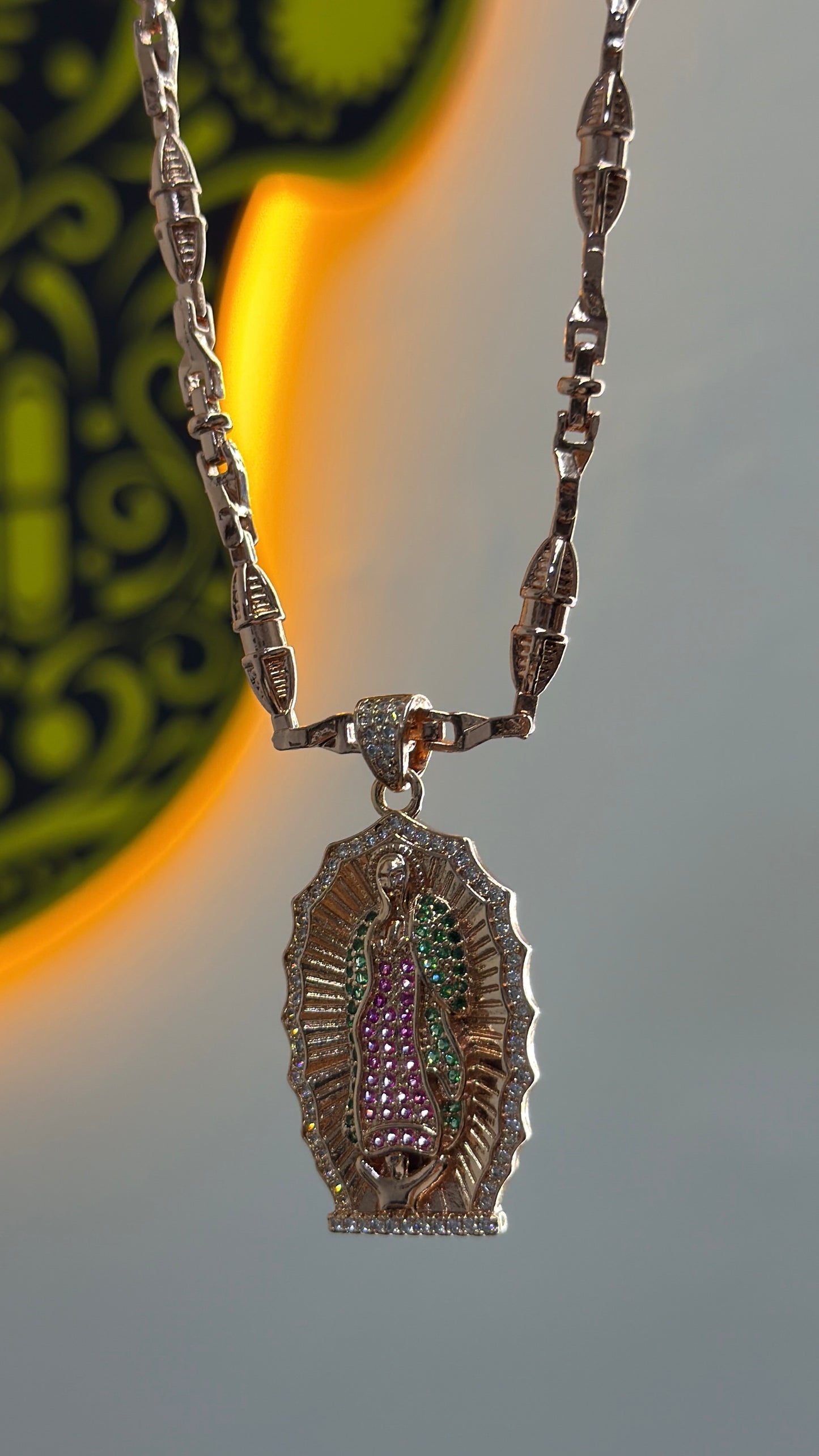 Cadena dubai y dije virgen de Guadalupe