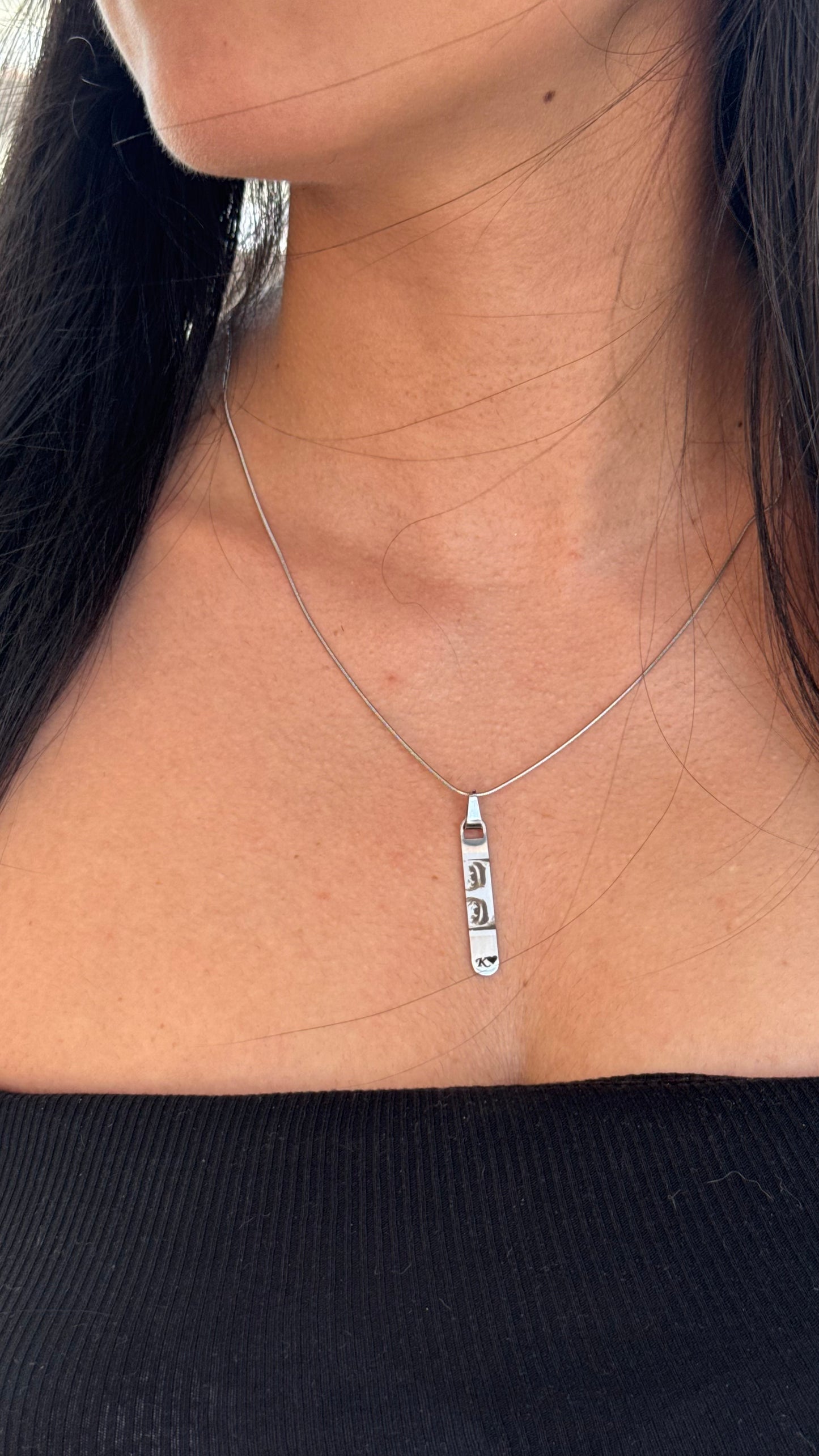 Cadena mirada+inicial para dama