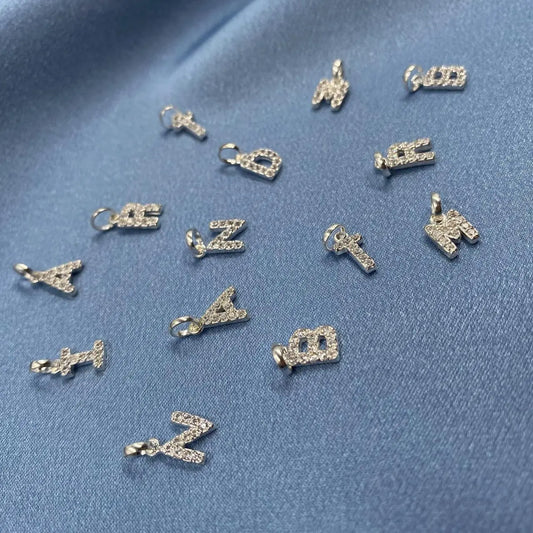 Cadena en plata con dije de inicial