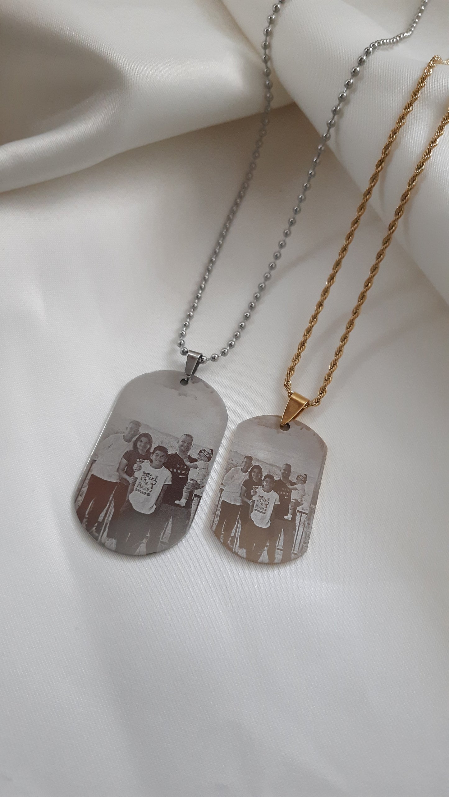 Cadena y placa militar personalizada con fotograbado