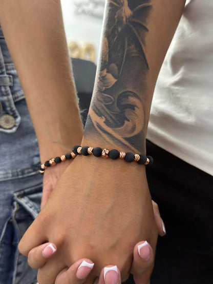 Pulseras en neopreno con balines diamantados color oro rosa