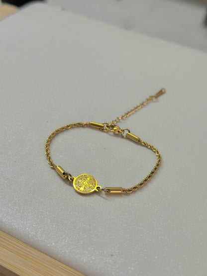 Pulsera lazo con herraje de san Benito