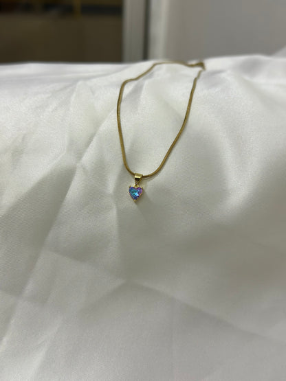 Cadena con dije en forma de corazón swarovski