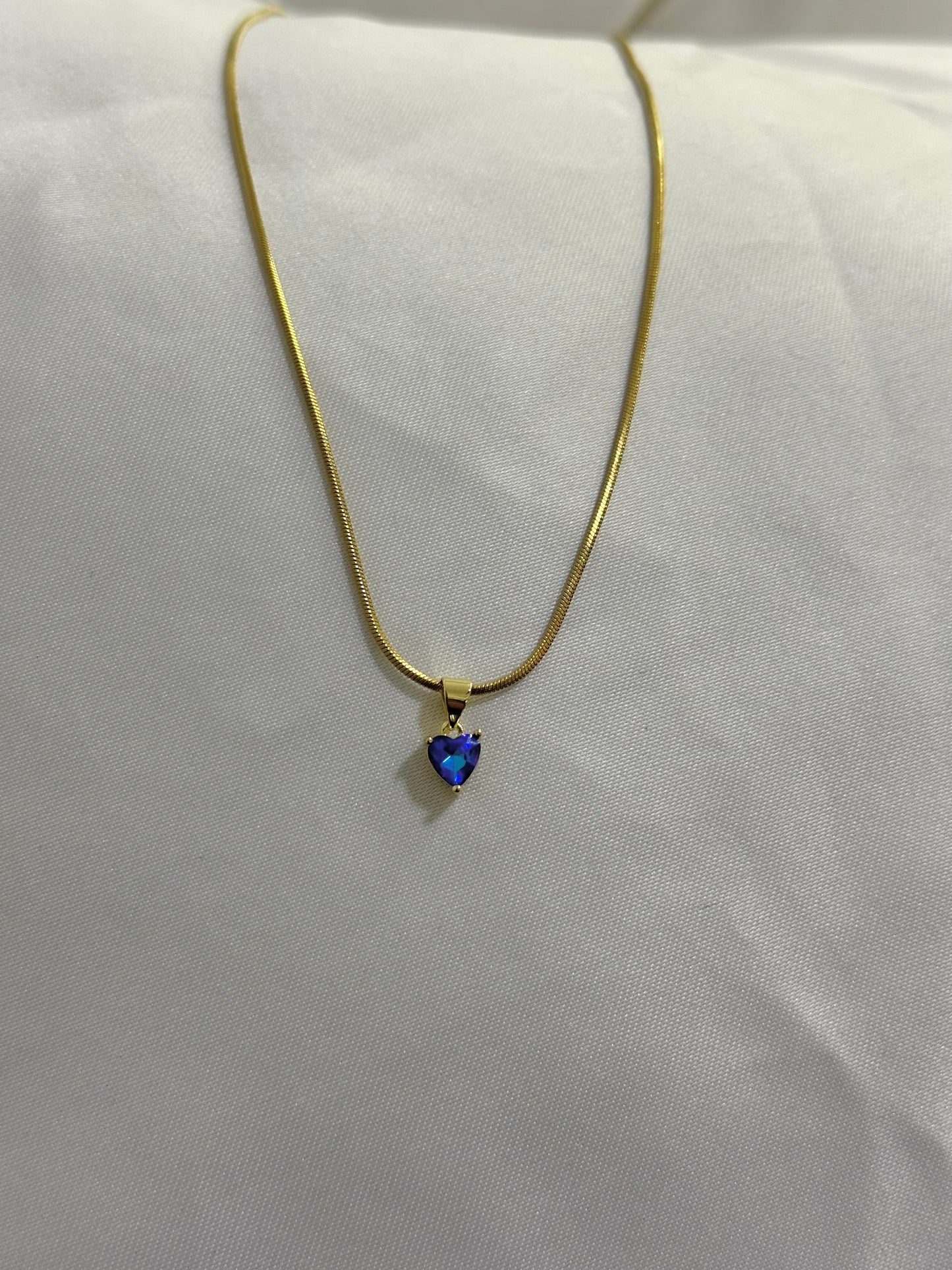 Cadena con dije en forma de corazón swarovski