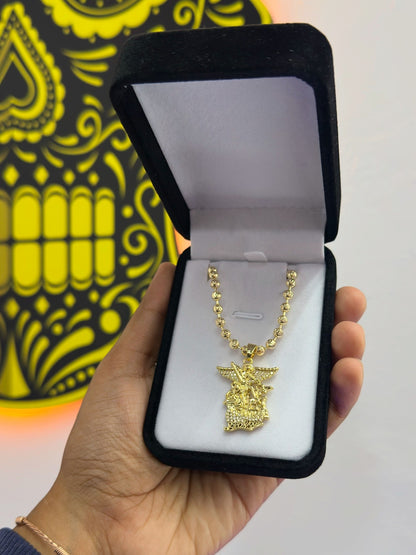 Cadena militar diamantado con enchape de oro 18K y dije san Miguel arcángel dorado