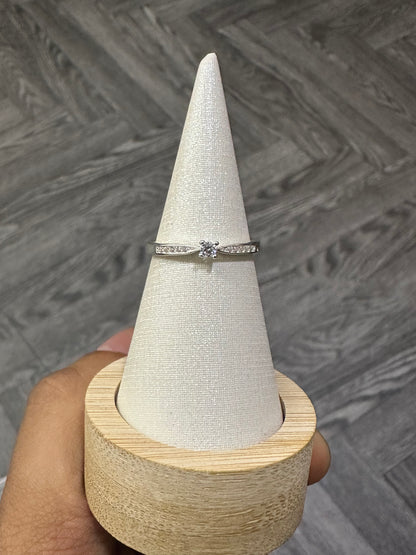 Anillo promesa circon pequeño