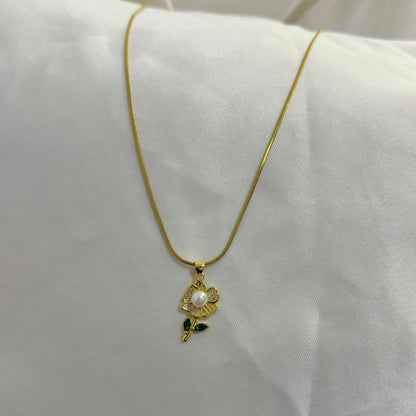 Cadena flor en acero dama