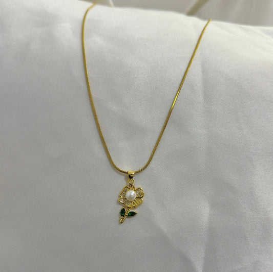 Cadena flor en acero dama