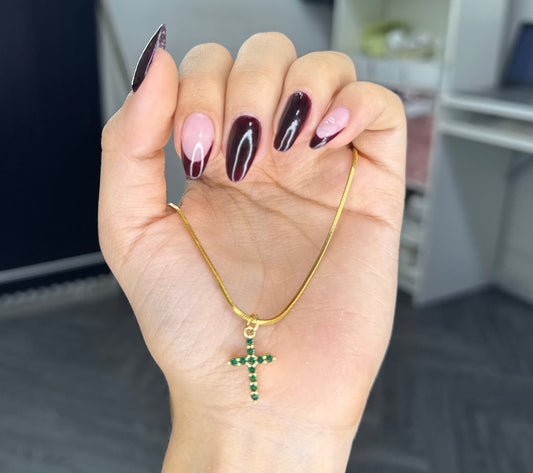 Cadena cruz circón verde en acero para dama - Extravaganza accesorios