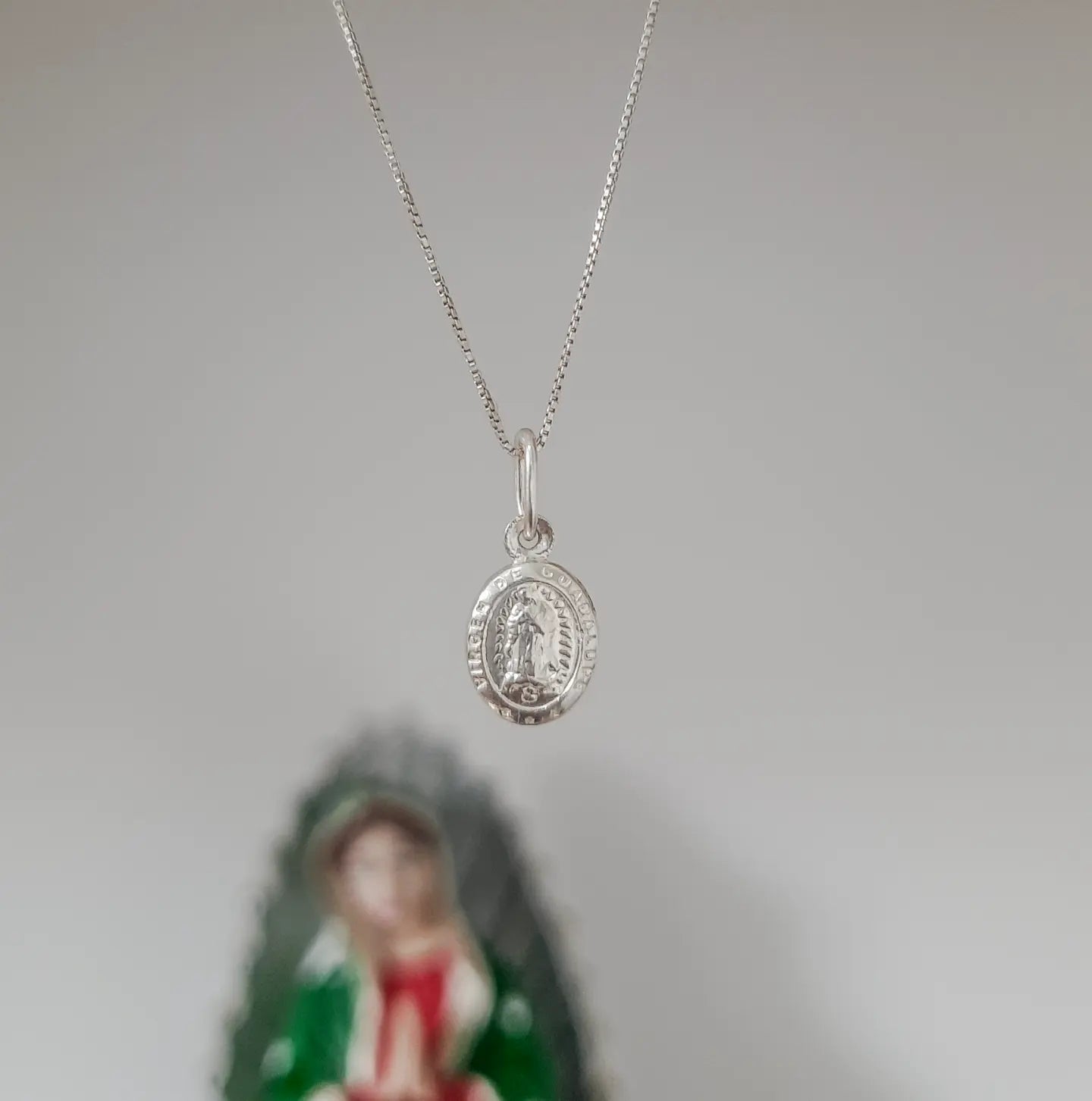 Cadena virgen de Guadalupe en plata - Extravaganza accesorios