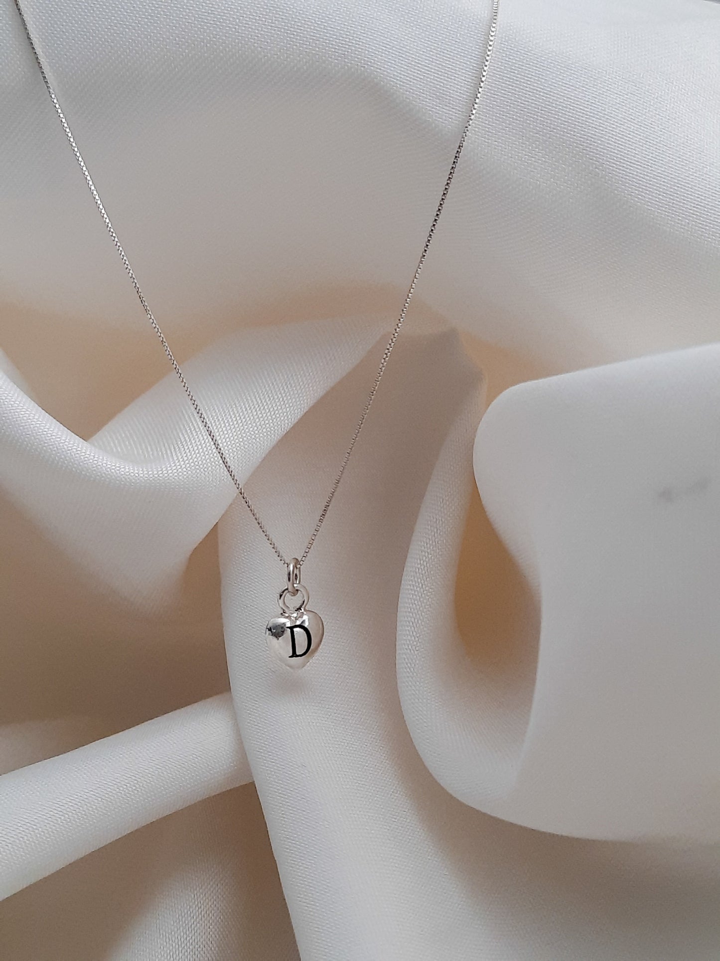 Cadena y dije corazon en plata + inicial - Extravaganza accesorios