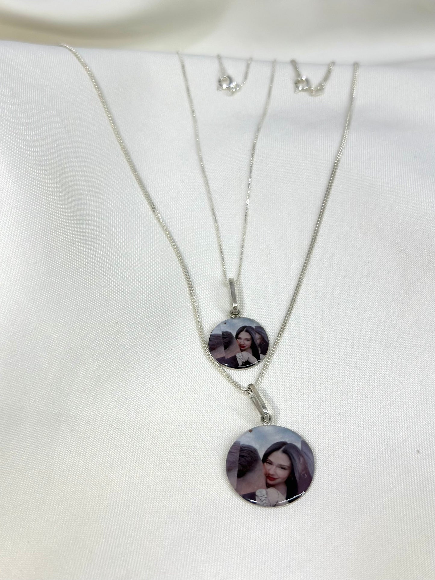 Cadenas y dijes en plata personalizadas para pareja - Extravaganza accesorios