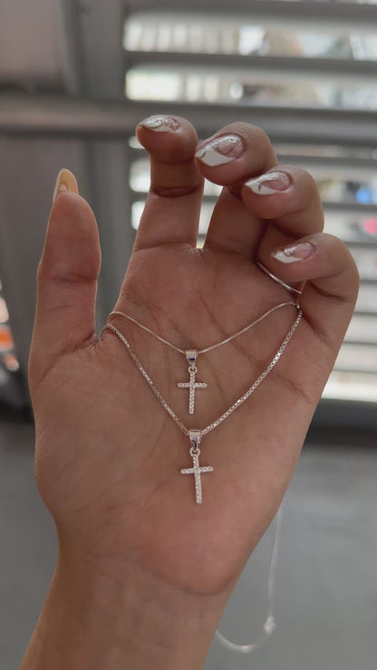 Cadenas en plata con dije cruz para pareja
