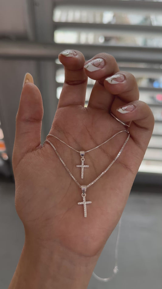 Cadenas en plata con dije cruz para pareja
