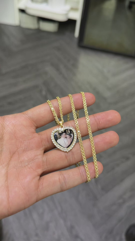 Cadena y dije corazón con fotografía en oro laminado