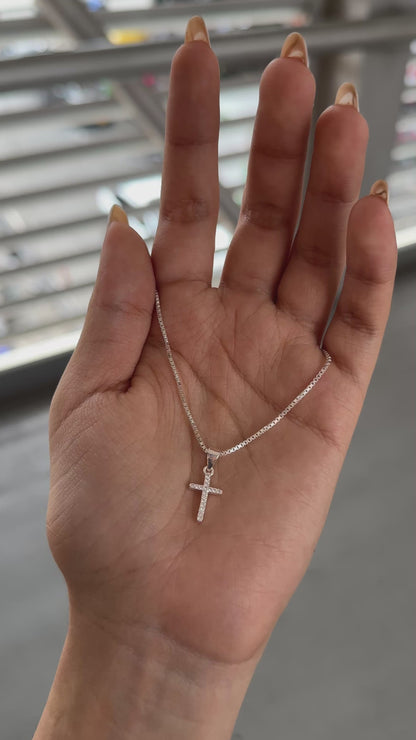 Cadena en plata con dije cruz para caballero