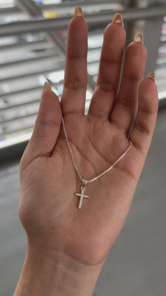 Cadena en plata con dije cruz para caballero