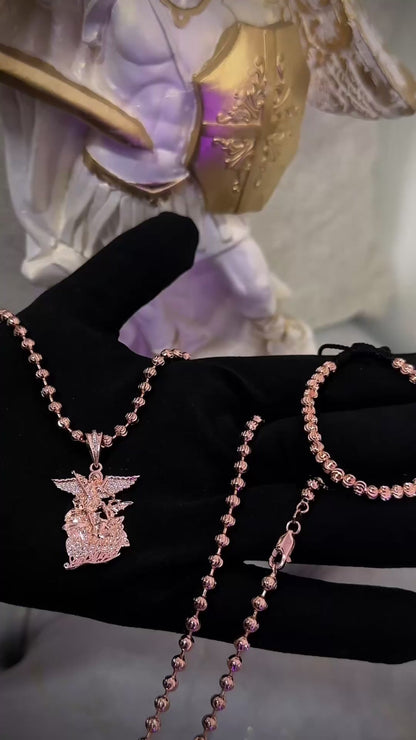 Cadena militar diamantado con baño en oro rosa y dije san Miguel arcángel