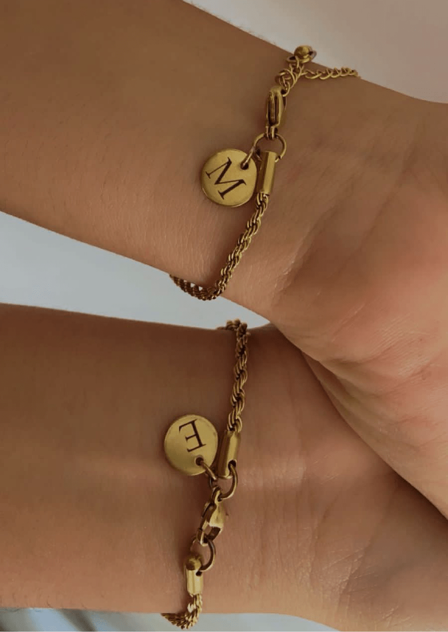 Pulsera lazo con iniciales (Dorado) - Extravaganza accesorios