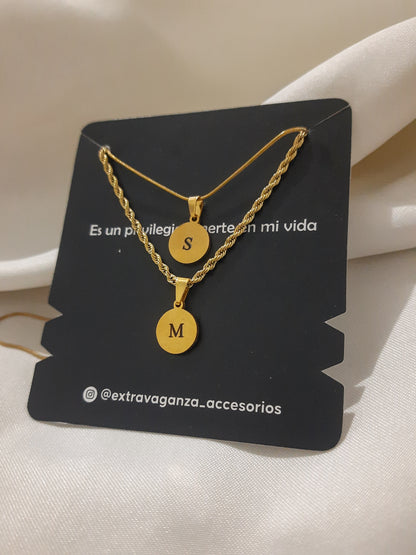 Cadenas con iniciales para pareja en dije redondo 1 cm