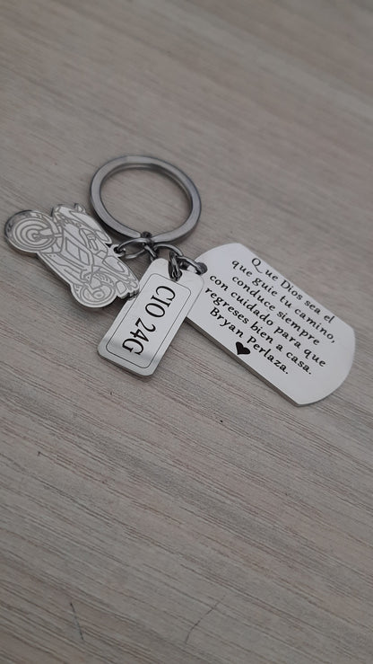 Llavero plateado de carro o moto 3 dijes