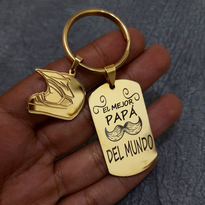 Llavero con placa dorada para moto