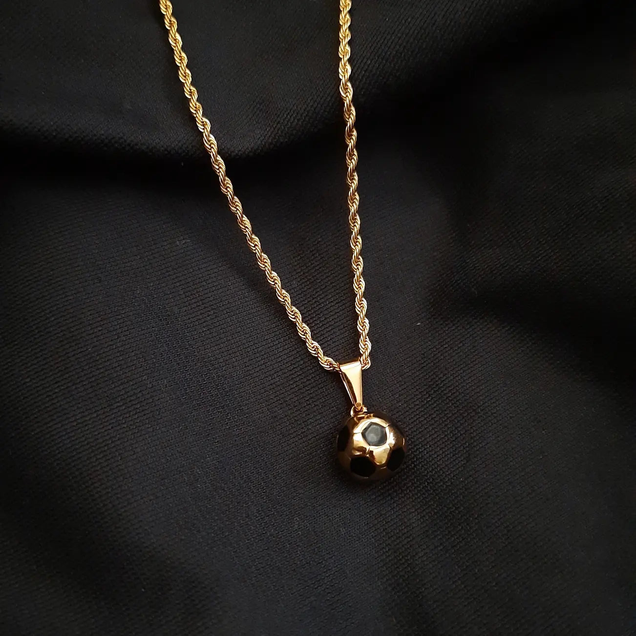 Cadena con dije balon de fútbol